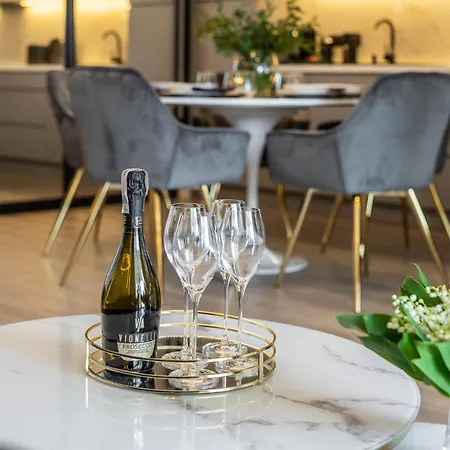 Lighthouse - Premium Porto Nadmorskie Tarasy Kołobrzeg